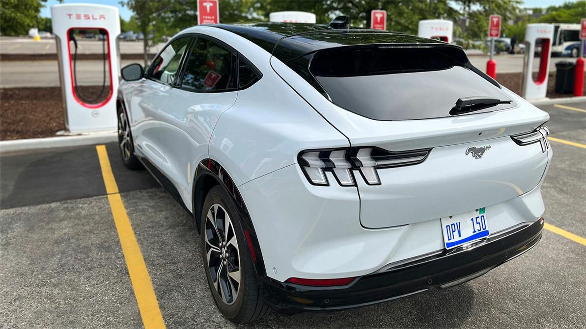 Ford представляет сотрудничество с Tesla в области зарядки